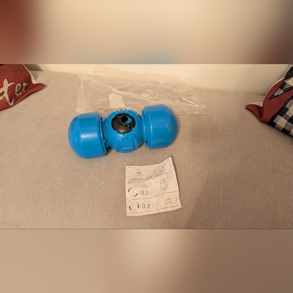 Brand New Interactive Treat Dispensing Dog Toy - Picture 3 of 3